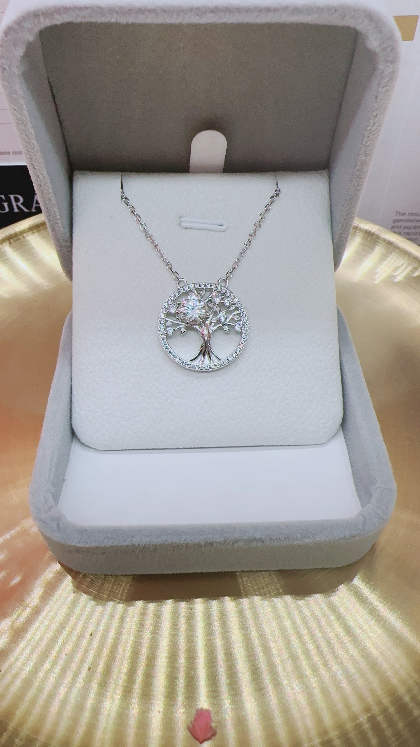 Family tree 1carat moissanite pendant necklace